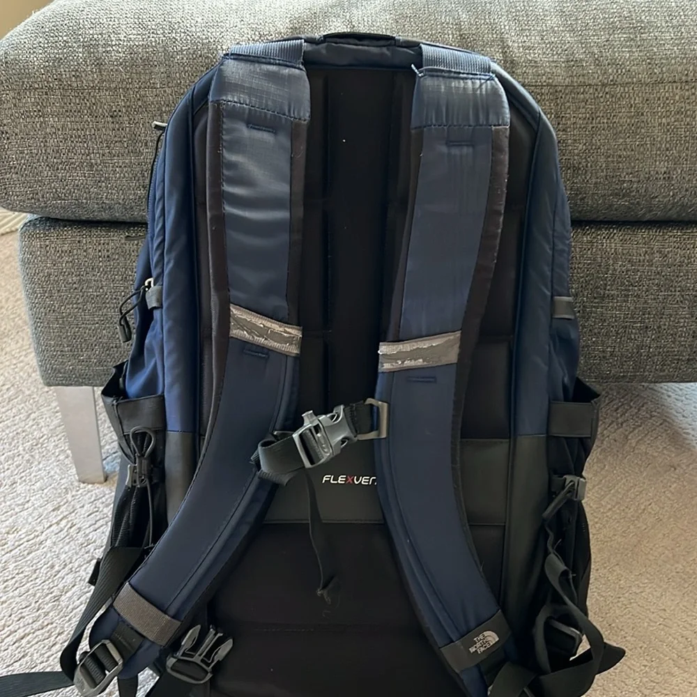 The North Face Navy Men’s Borealis Packpack - Picture 5 of 12